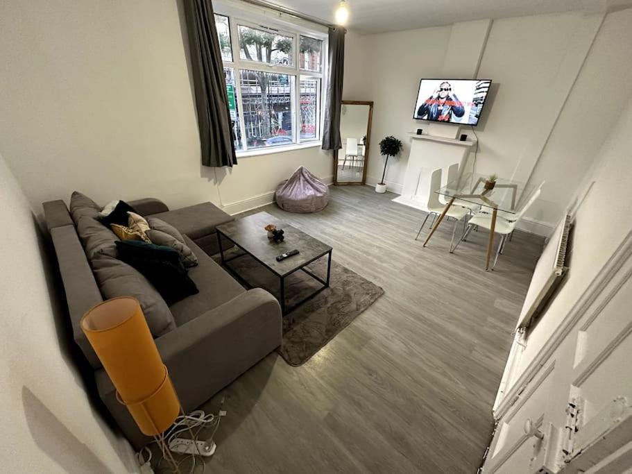 Spectacular 2 Bedroom On Tower Bridge Londra Dış mekan fotoğraf